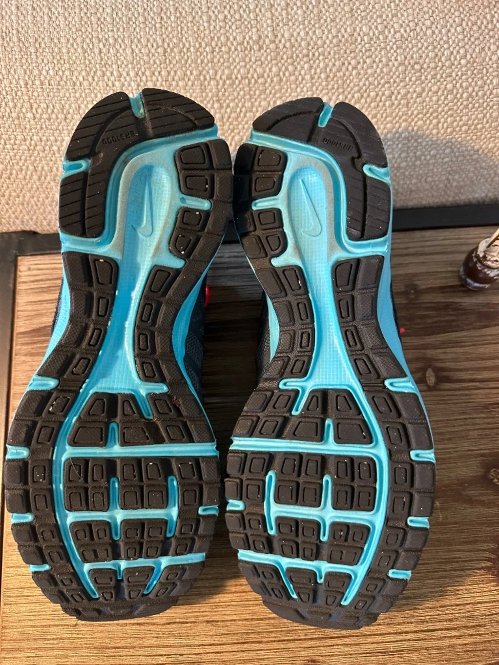 Nike Relentless 2 Running Shoe, size 8, Turquoise, gray and coral - EUC